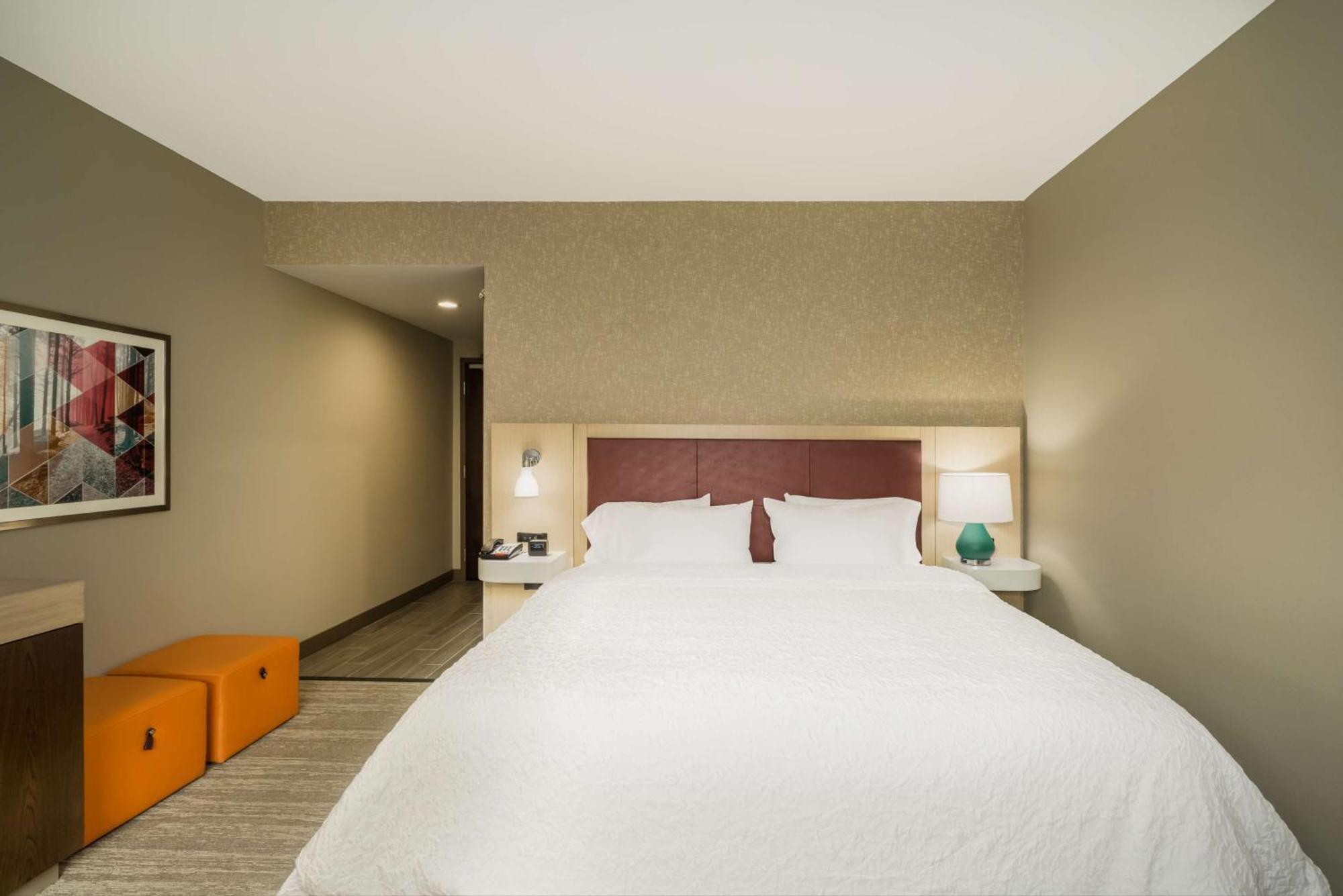 Hampton Inn Нюпорт Екстериор снимка